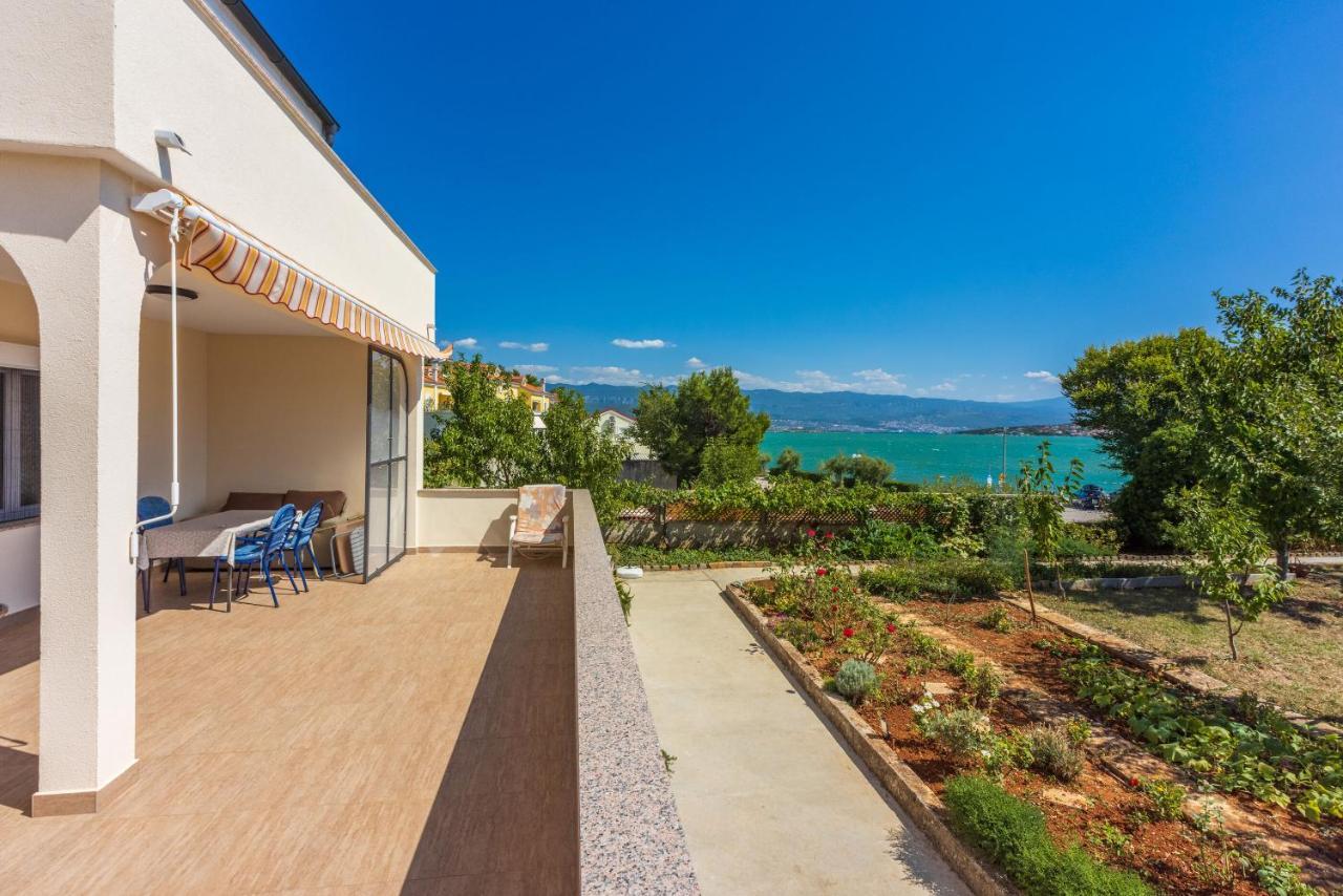Apartments Star By The Sea Čižići Extérieur photo
