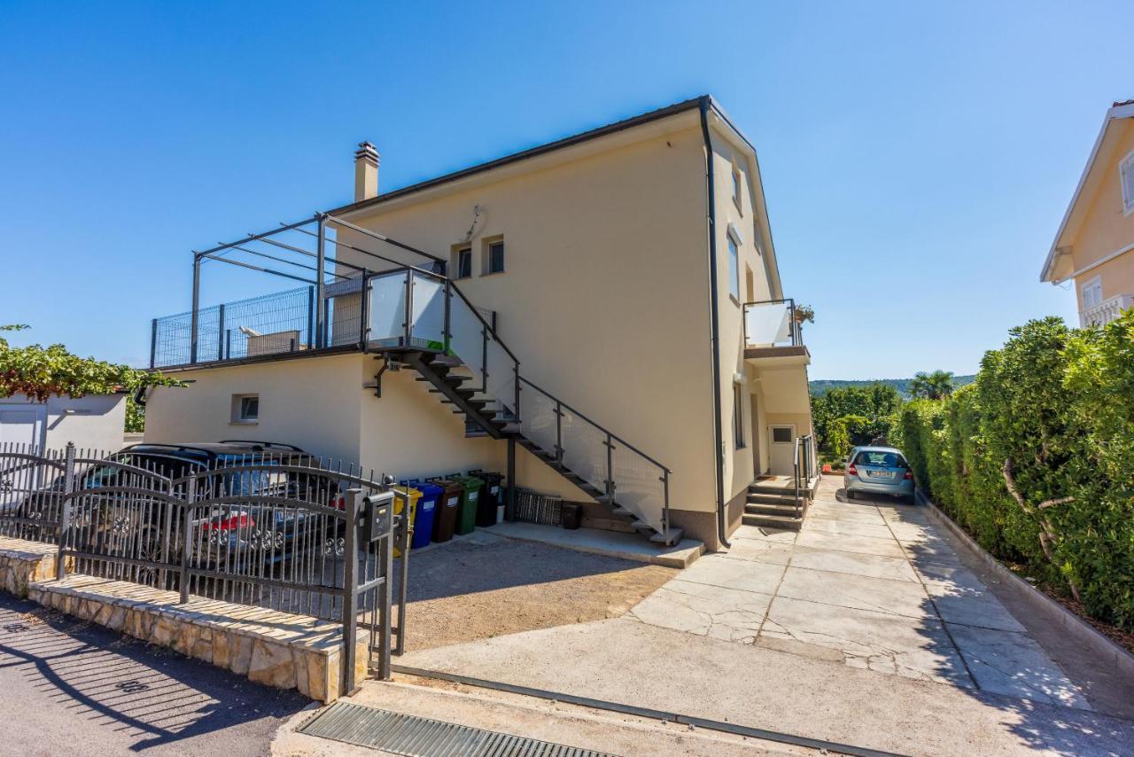 Apartments Star By The Sea Čižići Extérieur photo